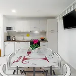 Apartment Alex Deluxe On Poreč