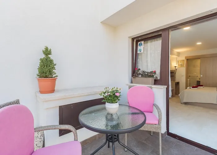 Alex Deluxe On アパート *