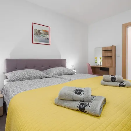 Alex Deluxe On Appartement